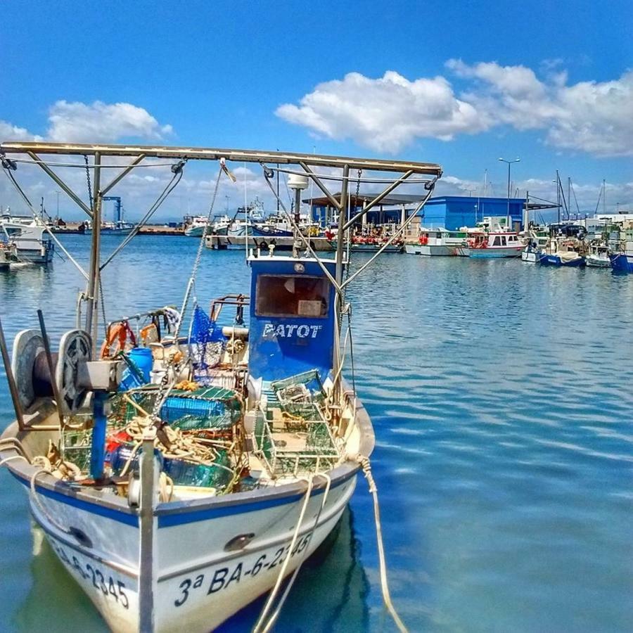 Holidays Penthouse Vues Panoramiques Sur Le Port Naval,Un Sejour Elegant Assure " Wifi Parquing Gratuit Roses Esterno foto